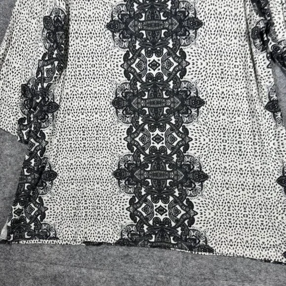 Rose & Olive Women's Boho Paisley Print Rayon Blend Lace Trim Top Size 3X - Picture 13 of 15